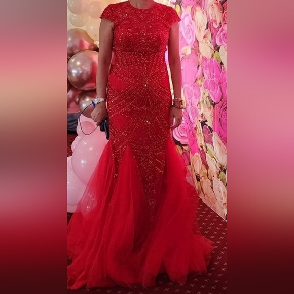 Beautiful Red Beaded Sheri Hill Size 2 - Picture 2 of 8